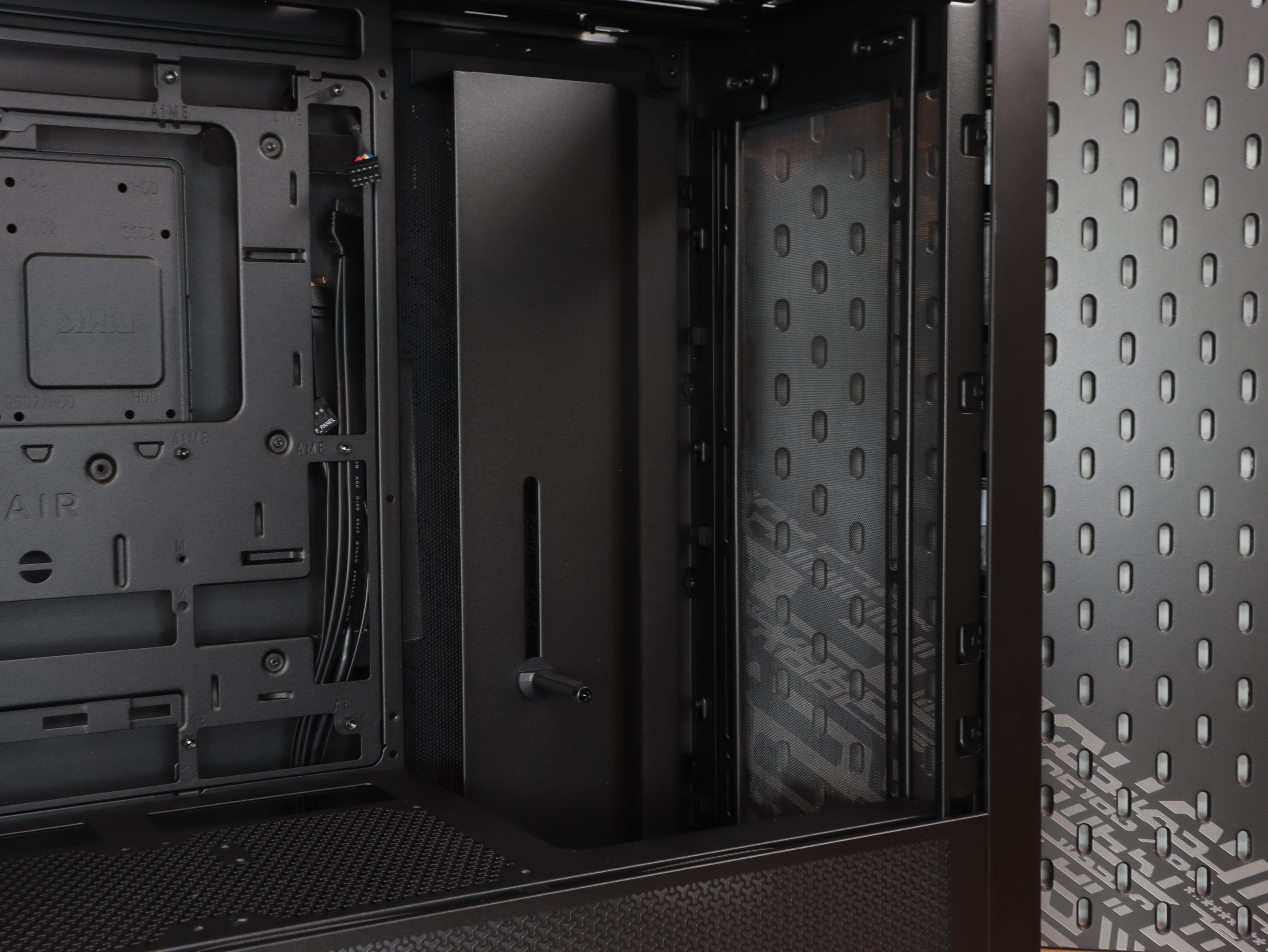 Corsair 4000D RX reverse-connector mid-tower flexibility sag-free cooling Frame Modular.JPG